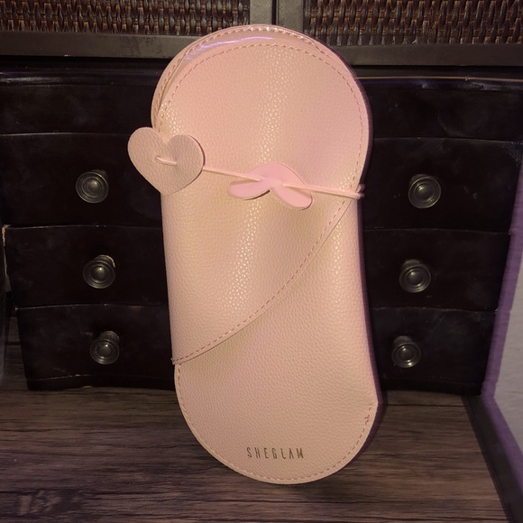 Makeup brush holder with elastic band - Picture 2 of 6